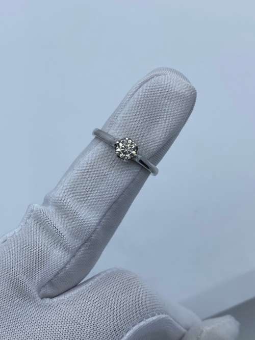 *AMAZING PROTEA DIAMOND RING* RETAIL R14000!!!