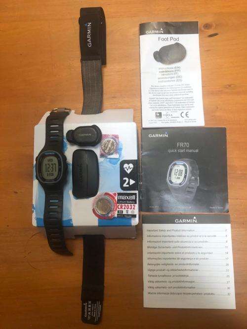 GARMIN FR70 FITNESS WATCH WITH HEART RATE MONITOR BAND