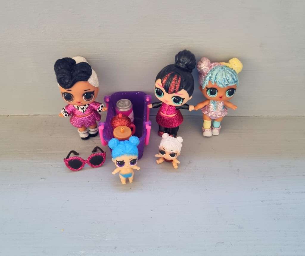 Collection of LOL Surprise dolls