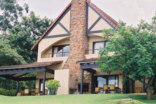 SHEER LUXURY! R8 100 VALUE!!! PINE LAKE RESORT 6 SLEEPER 24-03 >27-03 2017(3 NIGHTS)