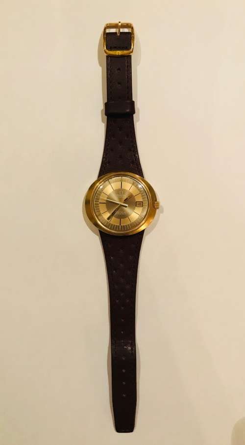 18K SOLID GOLD Gents 1970's Omega Dynamic Calendar Watch - Extremely Rare!