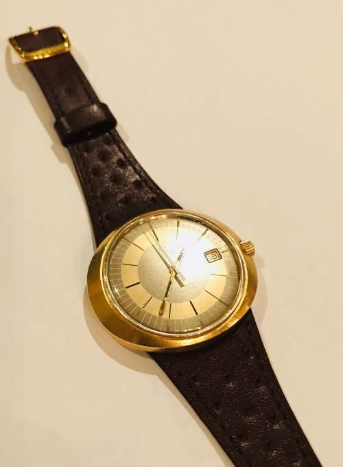 18K SOLID GOLD Gents 1970's Omega Dynamic Calendar Watch - Extremely Rare!