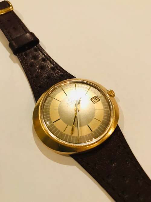 18K SOLID GOLD Gents 1970's Omega Dynamic Calendar Watch - Extremely Rare!