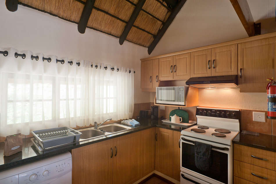 LUXURY BERG ESCAPE! R6 900 VALUE!!! FAIRWAYS CHALETS 6 SLEEPER 11-10 > 14-10 (3 NIGHTS)