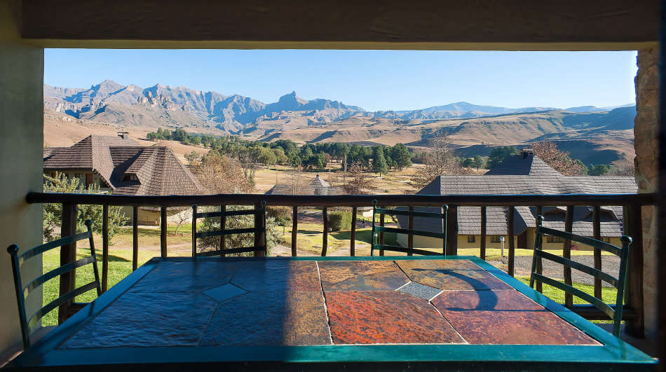 LUXURY BERG ESCAPE! R6 900 VALUE!!! FAIRWAYS CHALETS 6 SLEEPER 11-10 > 14-10 (3 NIGHTS)