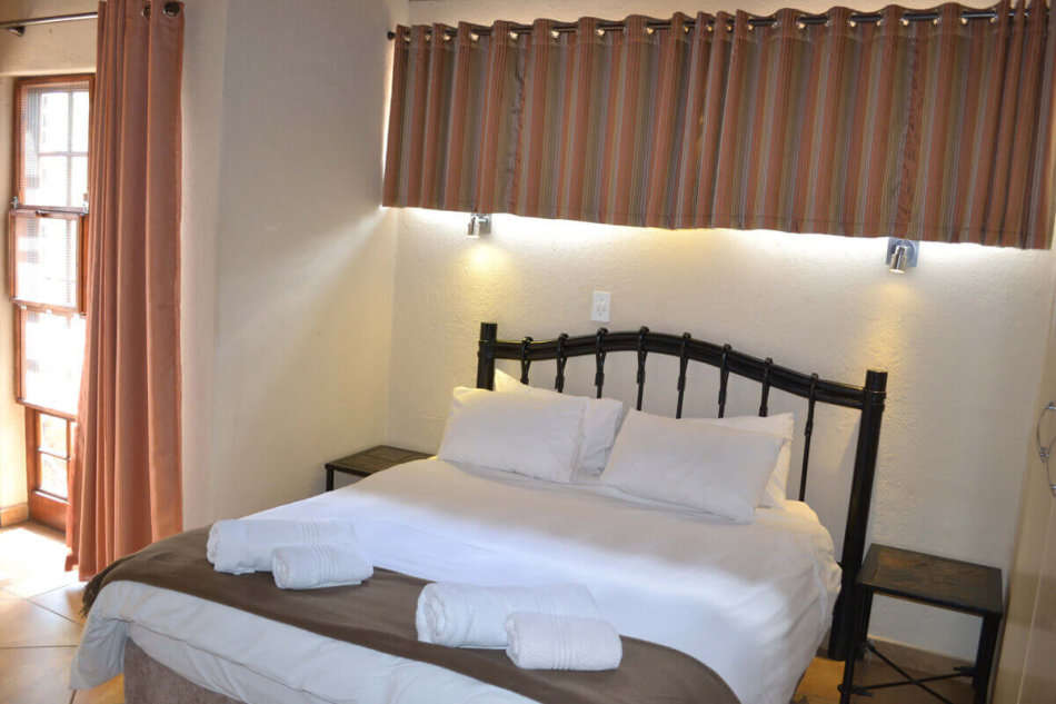 LIMPOPO BUSH LUXURY! R5 250 VALUE!!! MABALINGWE NATURE RESERVE 6 SLEEPER 27-09 > 30-09 (3 NIGHTS)