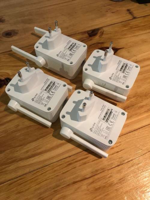 TP-LINK RE205 AC750 Wi-Fi Range Extender x 4 (1 x Bid for ALL 4)