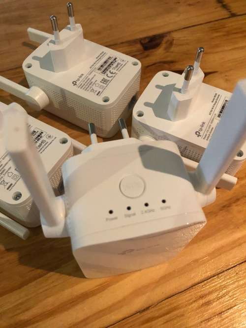 TP-LINK RE205 AC750 Wi-Fi Range Extender x 4 (1 x Bid for ALL 4)