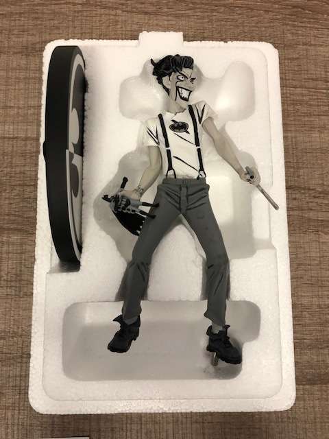 ULTRA-RARE | BATMAN BLACK AND WHITE STATUE NO.94 - LIMITED EDITION #1836