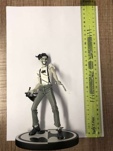 ULTRA-RARE | BATMAN BLACK AND WHITE STATUE NO.94 - LIMITED EDITION #1836