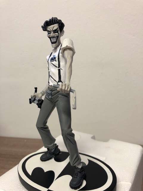 ULTRA-RARE | BATMAN BLACK AND WHITE STATUE NO.94 - LIMITED EDITION #1836