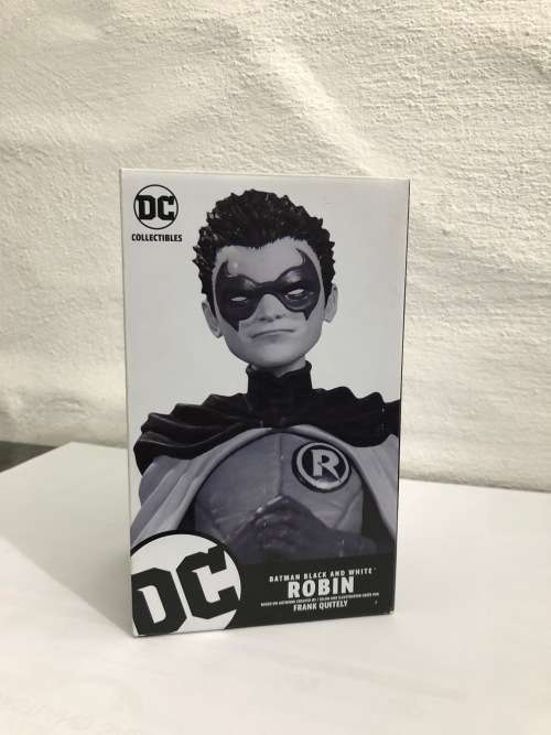 ULTRA-RARE | BATMAN BLACK AND WHITE STATUE NO.76 - LIMITED EDITION #1245