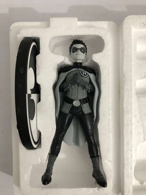 ULTRA-RARE | BATMAN BLACK AND WHITE STATUE NO.76 - LIMITED EDITION #1245