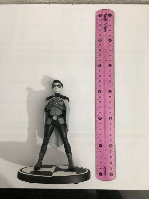 ULTRA-RARE | BATMAN BLACK AND WHITE STATUE NO.76 - LIMITED EDITION #1245