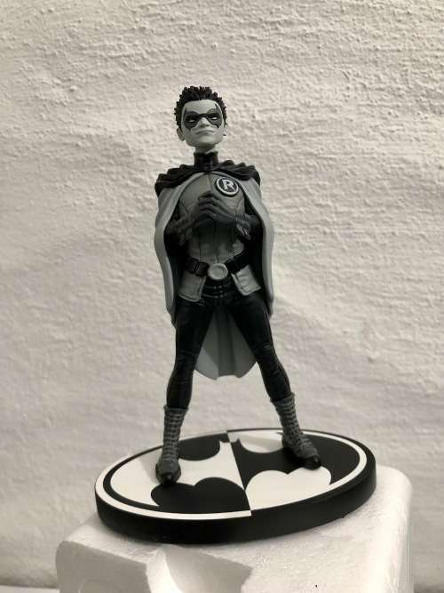 ULTRA-RARE | BATMAN BLACK AND WHITE STATUE NO.76 - LIMITED EDITION #1245