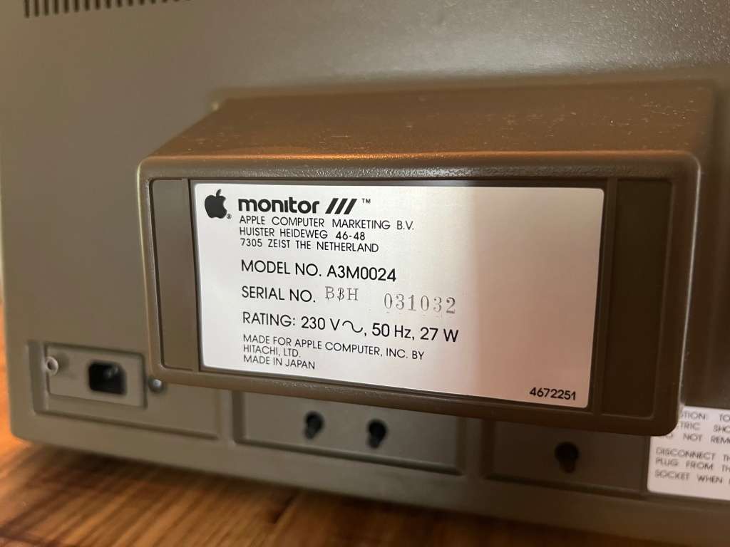 VINTAGE APPLE MONITOR III - MODEL A3M0024