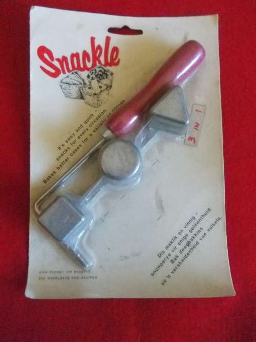 Vintage Snackle -  Still in original packaging