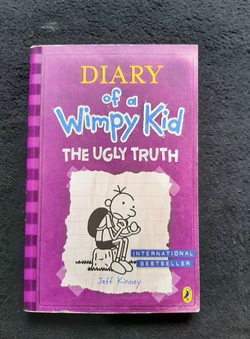 Diary of a Wimpy Kid The Ugly Truth - Jeff Kinney