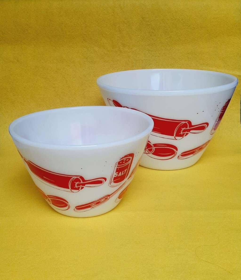 Large Vintage Milk Glass Mixing Bowl Set of Two In a Very Good Condition
