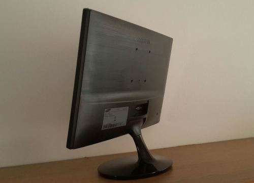 SAMSUNG 18.5" LED Monitor