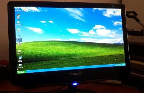 SAMSUNG 19" LCD Monitor