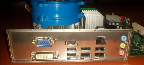 ***COMBO**** Intel Core 2 Quad + Intel Motherboard + 4GB RAM