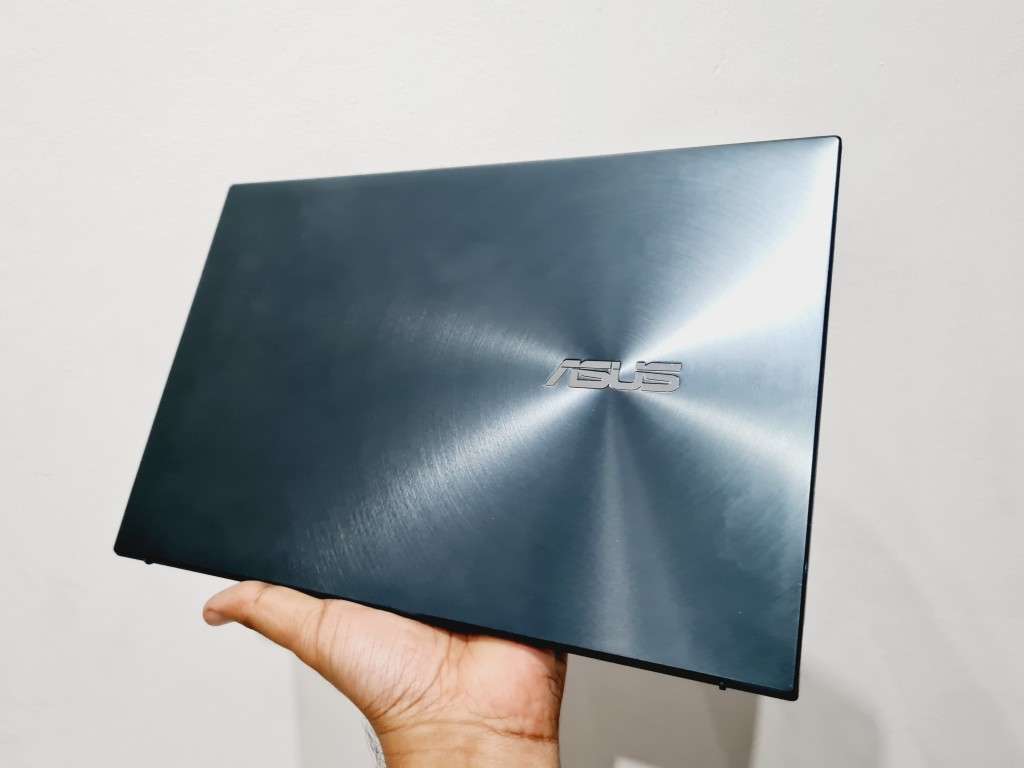 Asus Zenbook - i7 11th gen - 16gb - 512gb
