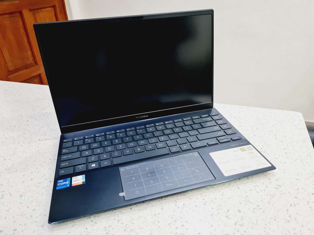 Asus Zenbook - i7 11th gen - 16gb - 512gb