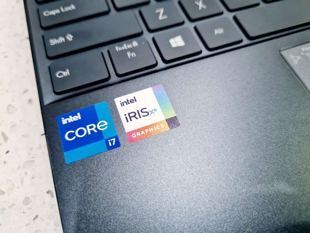 Asus Zenbook - i7 11th gen - 16gb - 512gb