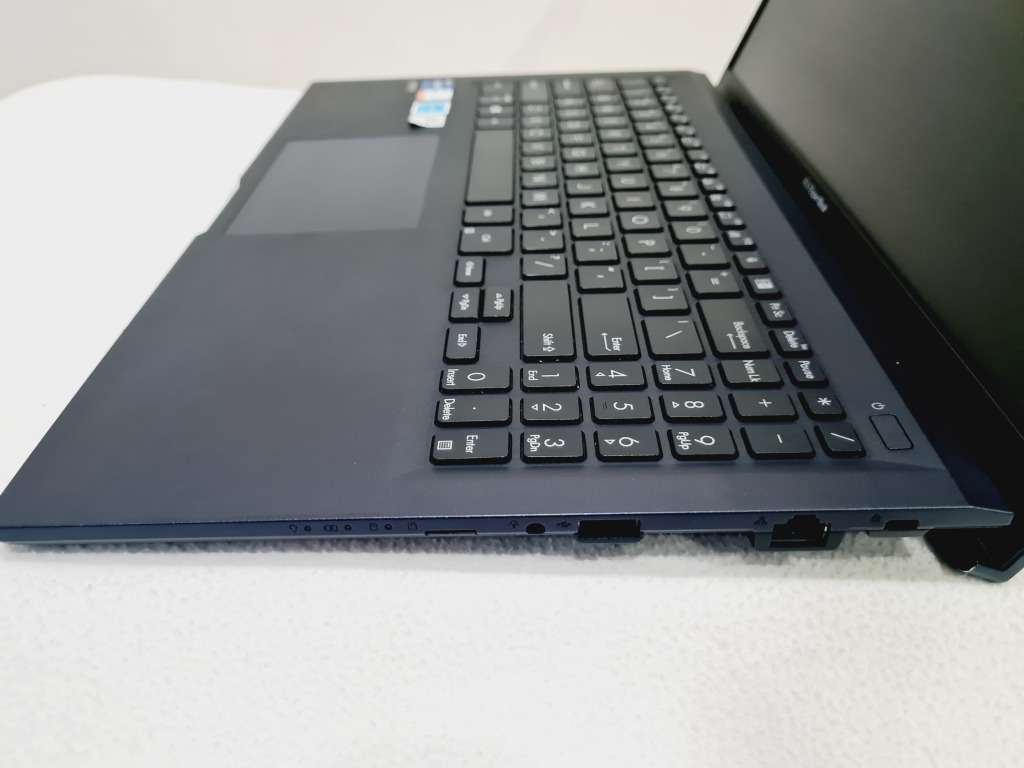 Asus Expertbook - i7 11th - 8gb - 512gb nvme