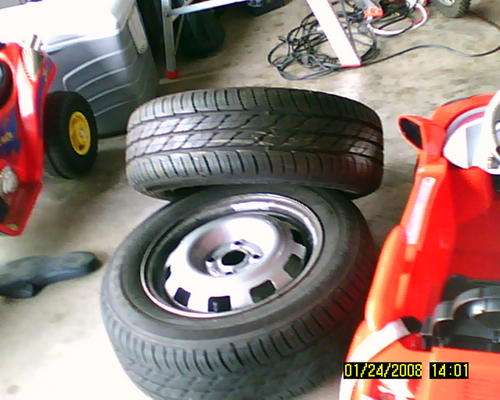 Brand new 14 inch - Firestone FIREHAWK tyres and wheels