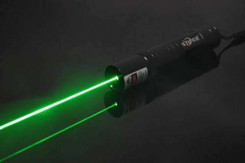 LASER POINTER 1000mw Green colour : 3.7v 4000mAH; Battery18650 & AC Charger & Key lock Special Price