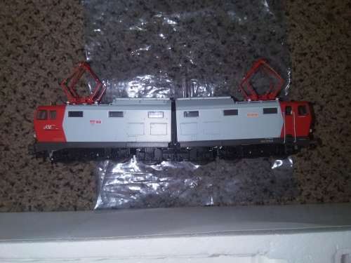 HO Roco E636 Silver and Red Electric