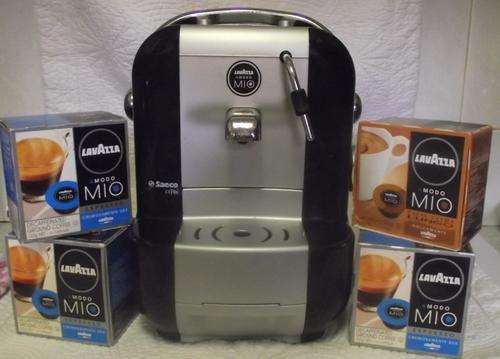 LAVAZZA MODA MIO CAPSUAL COFFEE MACHINE IN MINT CONDITION. PLUS 41 FREE PODS VALUE  R250