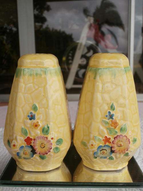 ***REDUCED***A VERY OLD PAIR OF CROWN DEVON SALT AND PEPPER SHAKERS HAND PAINTED MINT CONDITION