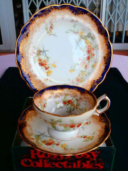 A STUNNING RARE HAMMERSLEY TRIO NOT OFTEN SEEN. IT IS IN MINT CONDITION AND VERY COLLECTIBLE.NUMBER