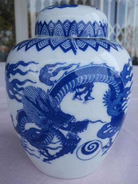 A RARE FIND A GINGER JAR WITH ITS ORIGINAL STOPPER STILL IN PLACE IN MING BLUE WOW