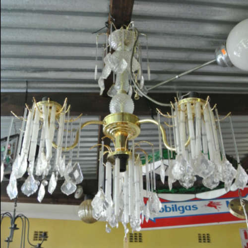 chandelier (the bottom pieces are not cristal)
