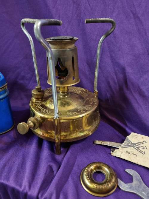 Paffin stove with tin