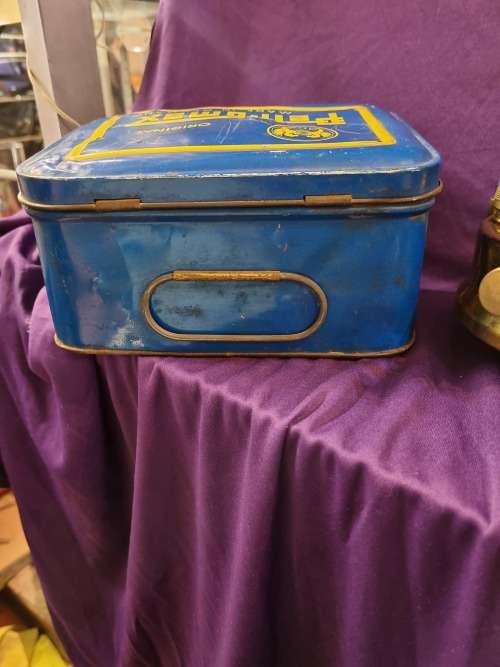 Paffin stove with tin