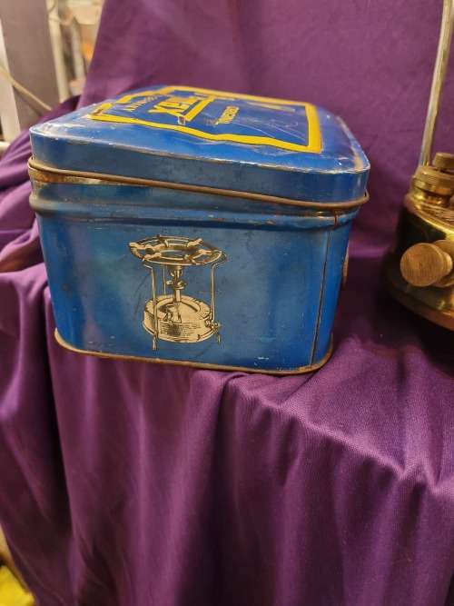 Paffin stove with tin