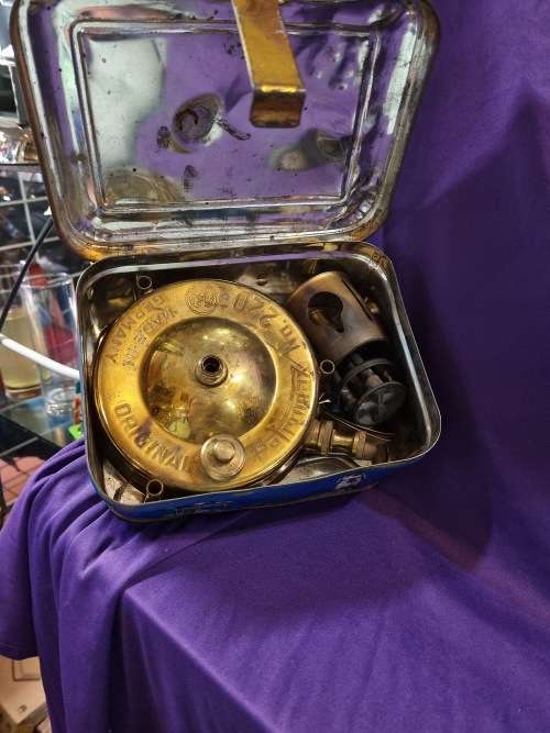 Paffin stove with tin