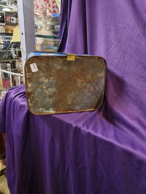 Paffin stove with tin