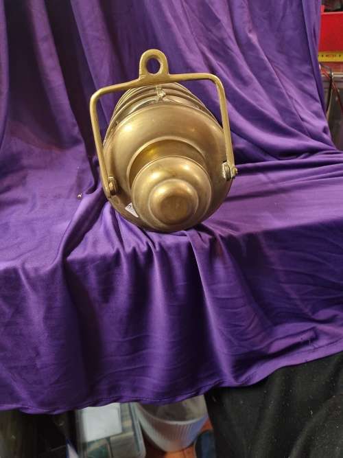 Antique brass paraffin lamp (glass broken inside)