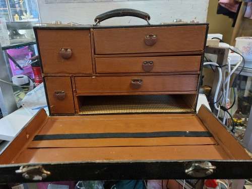 Antique Doctor`s suite case