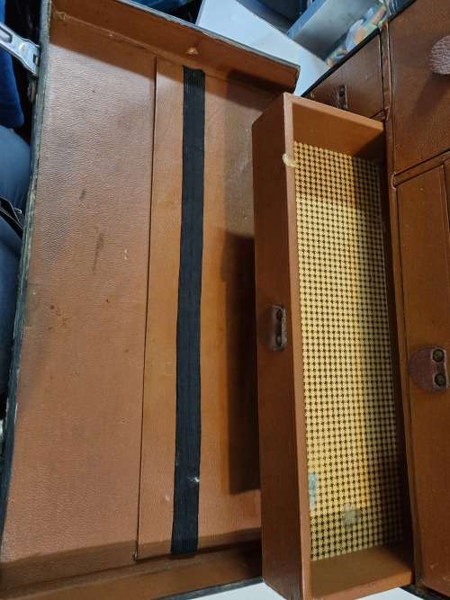 Antique Doctor`s suite case