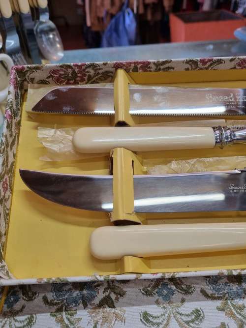 Antique bone handel bread knive and carving set