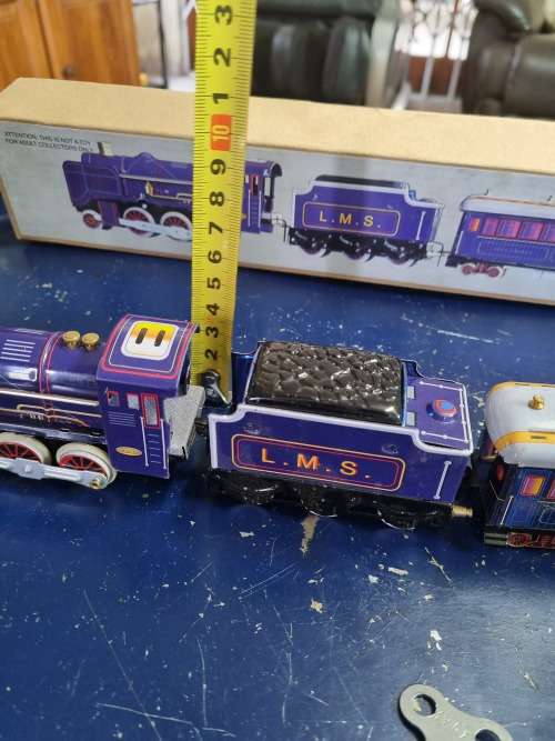 Tin plate purple train made in china
