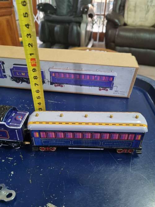 Tin plate purple train made in china