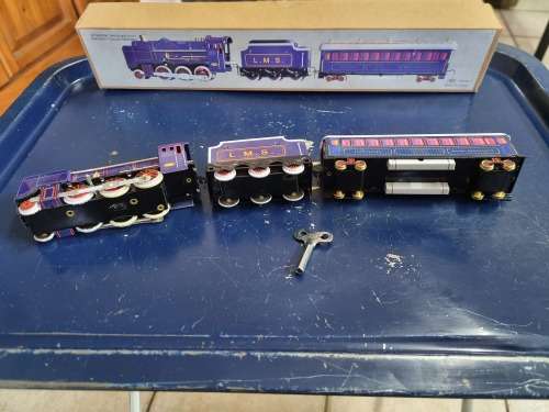 Tin plate purple train made in china